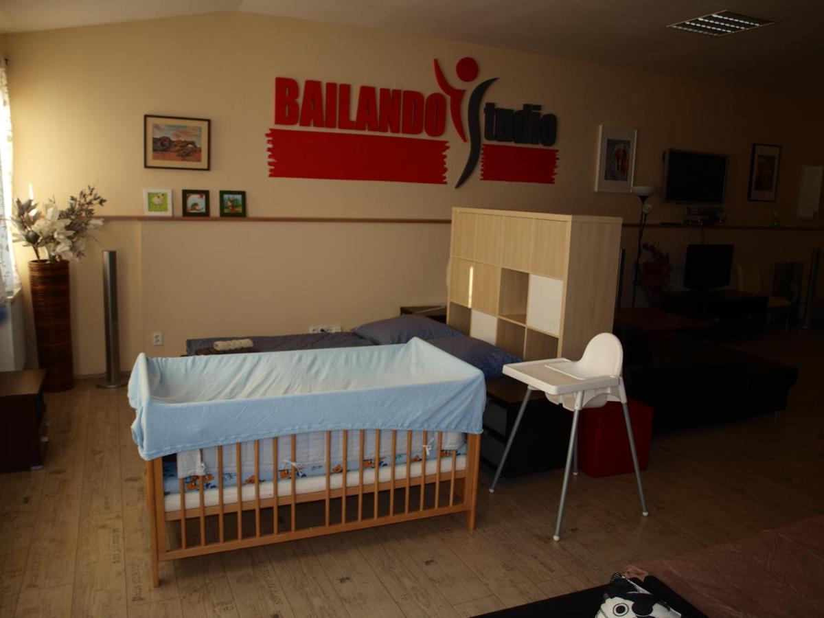 Bailando Studio Neratovice Extérieur photo