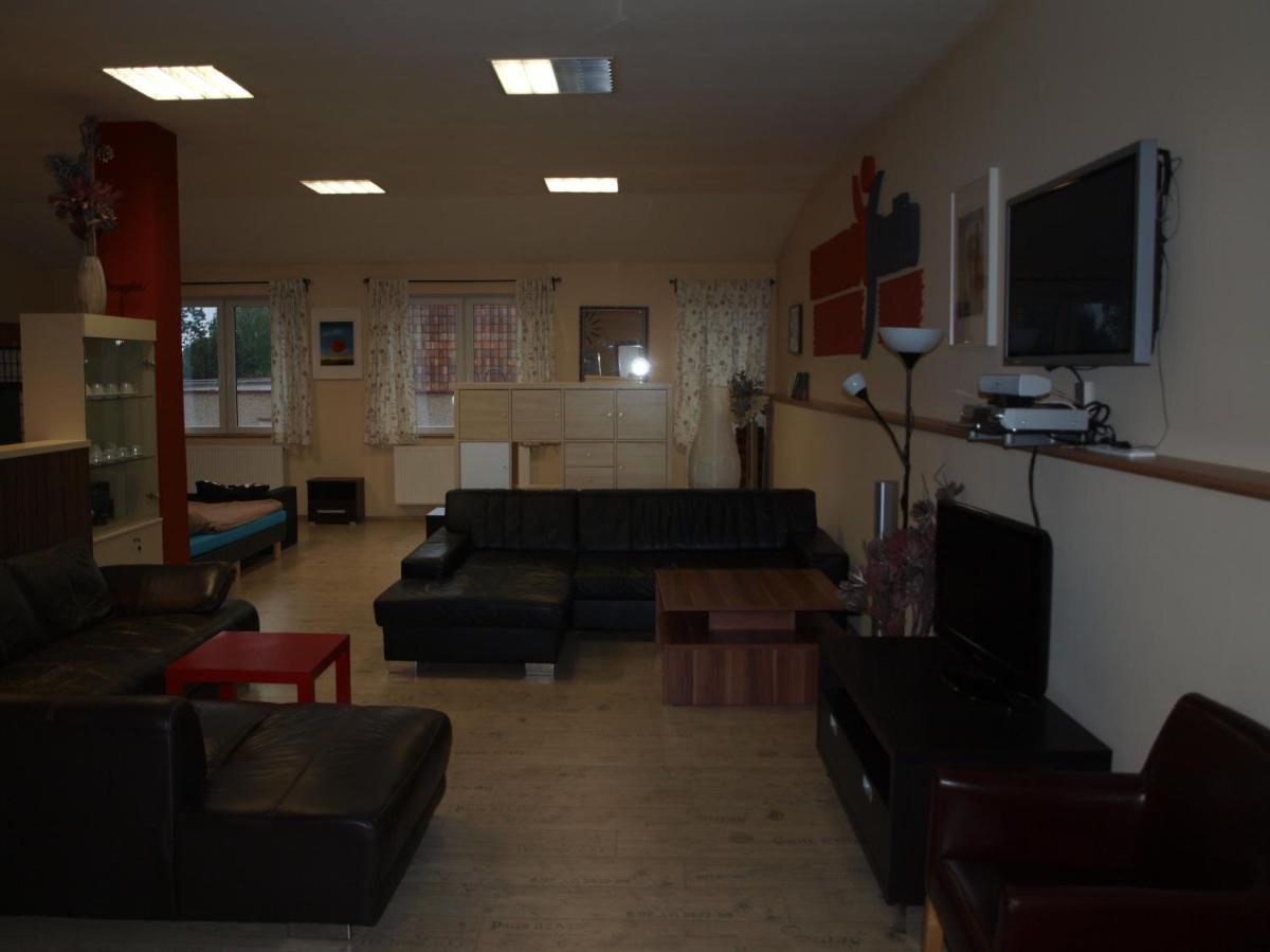 Bailando Studio Neratovice Extérieur photo