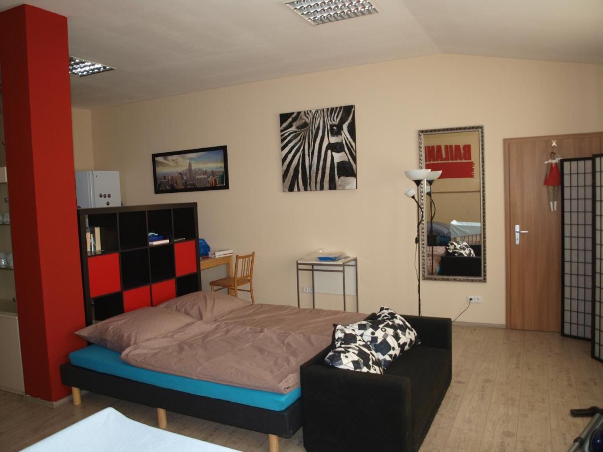 Bailando Studio Neratovice Extérieur photo